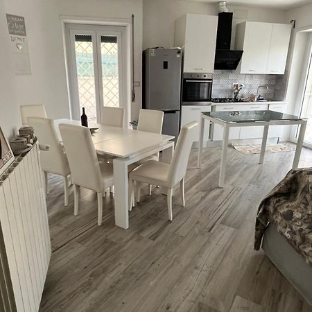 Aria Di Mare Apartment Lido di Ostia Luaran gambar